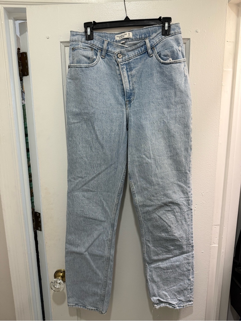 Abercrombie & Fitch 90’s Straight Ultra High Rise Jeans